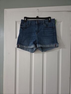 Judy Blue Mid-Rise Dark Blue Rolled Hem Denim Shorts